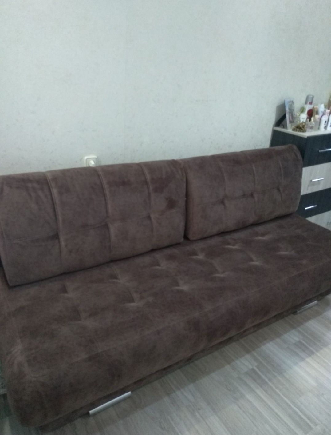 Продам отличный  диван