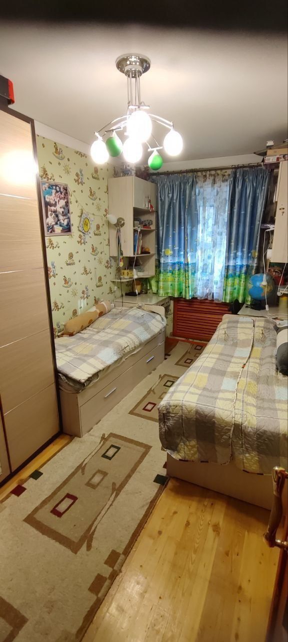 Продаётся Чиланзар 9 3комн.1 этаж Кирпич.