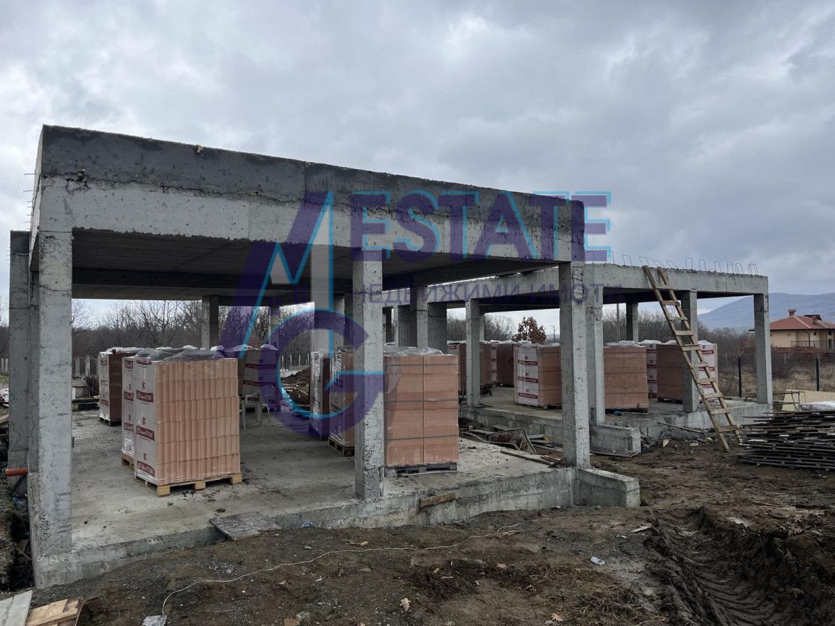 Две къщи в строеж в общ парцел в село Велика, Царево.
