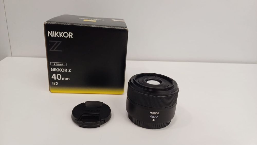 Obiectiv Nikon Z 40mm f2 full frame , folosit foarte puțin.