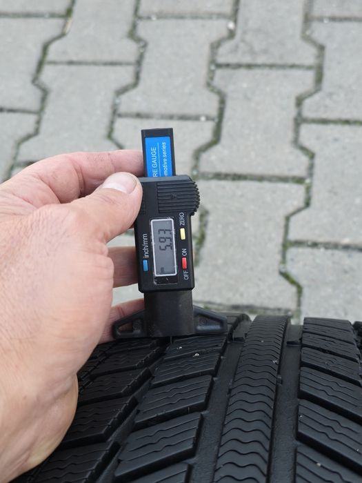 225 45 17 syron.   .