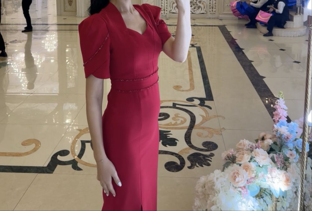 Элегантное вечернее платье