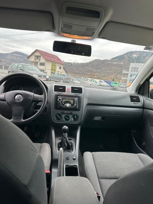 Vand sau schimb Golf 5