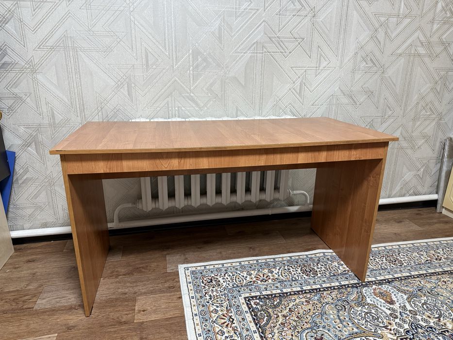 Письменный стол