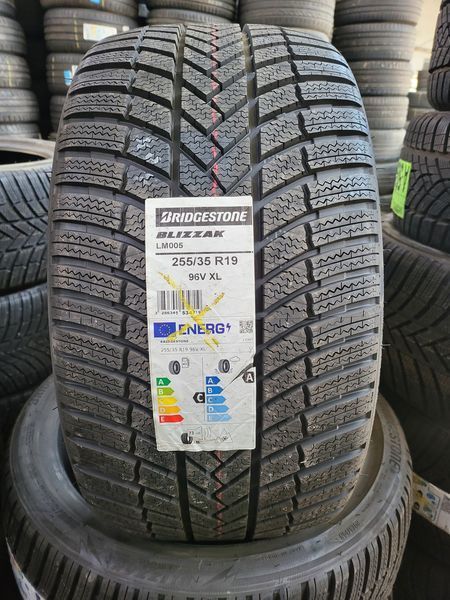 255/35/19 BRIDGESTONE 2бр