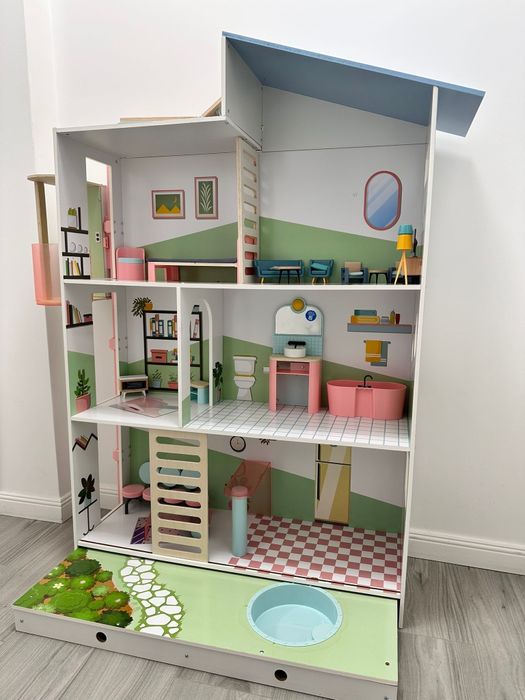 Căsuță de păpuși din lemn cu accesorii