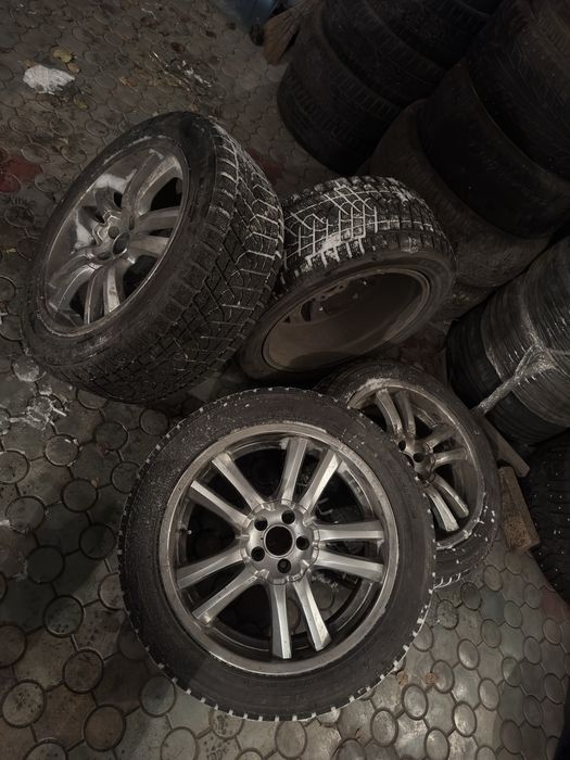 Продам диски с резиной можео отдельно резину