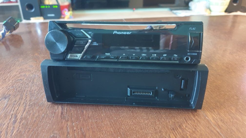 Авто радио плеър музика за кола Пайнер Pioneer CD MP-3 USB AUX