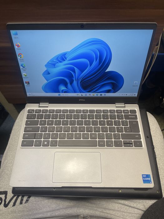 Dell Latitude  3330 i5 1155 G7