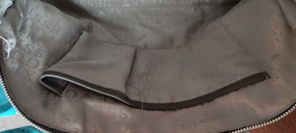 Оригинална чанта Guess