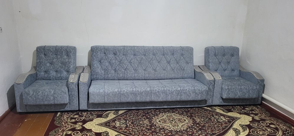 Диван сотилади новый