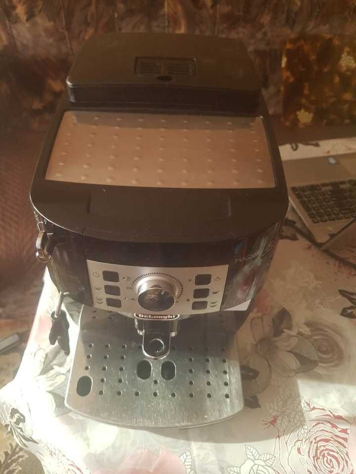 DELONGHI Magnifica S на части