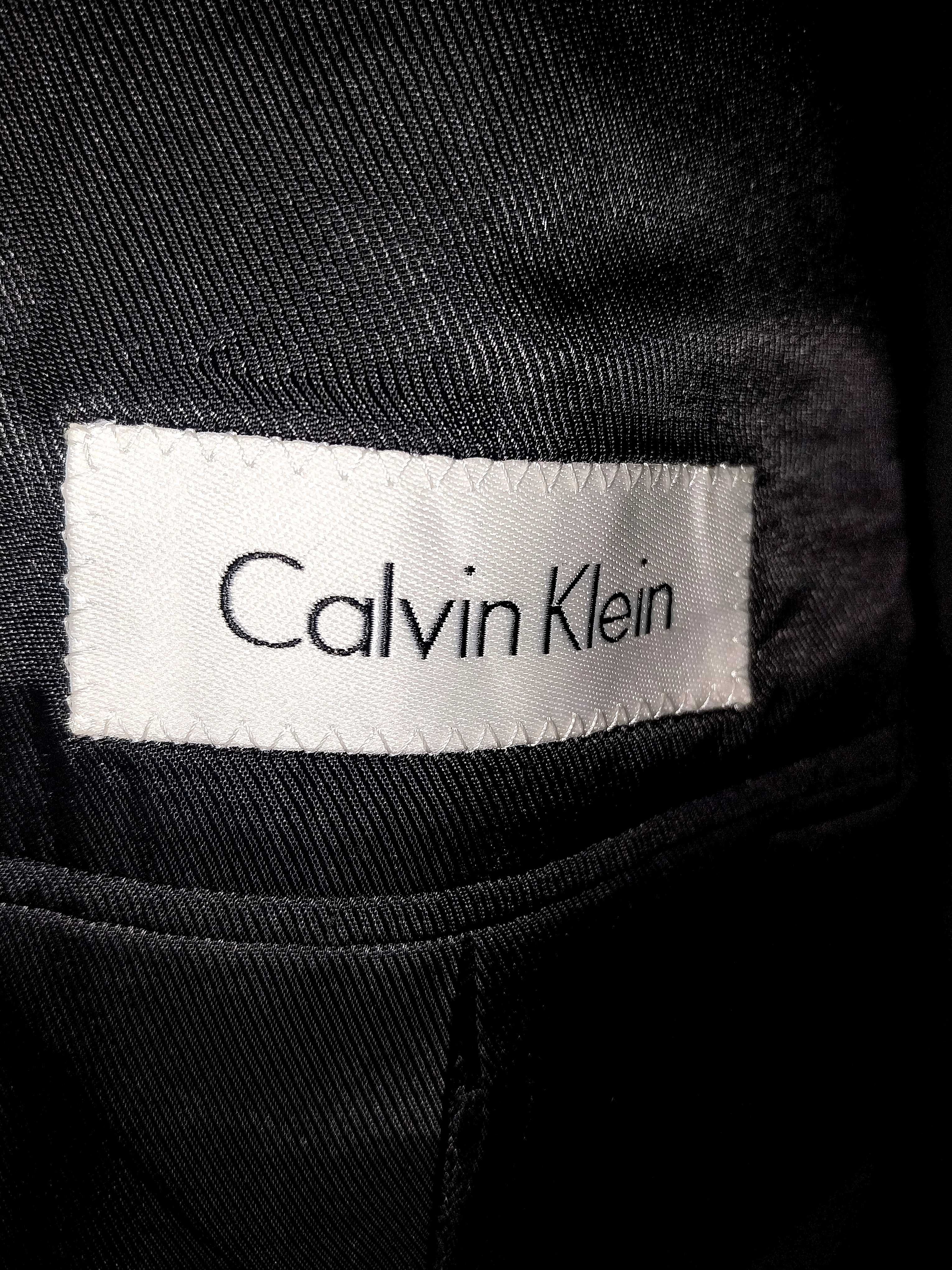 Мъжко черно сако Calvin Klein в добро състояние,размер 44R.