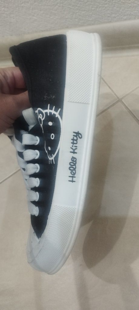Платненки на Sanrio hello kitty