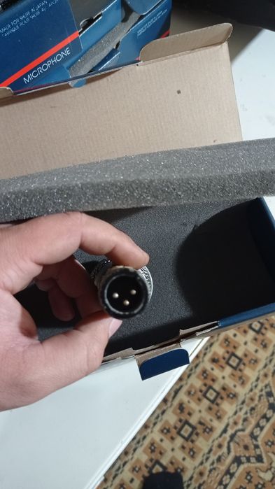 8-канален пулт,  микрофони Prologue