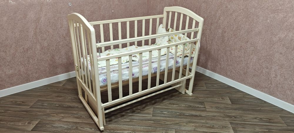 Продам детскую кроватку