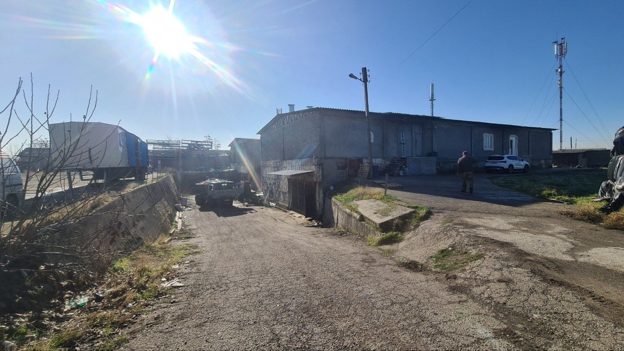 Продаётся большой земельный участок на Яшнабадском районе, Тузель