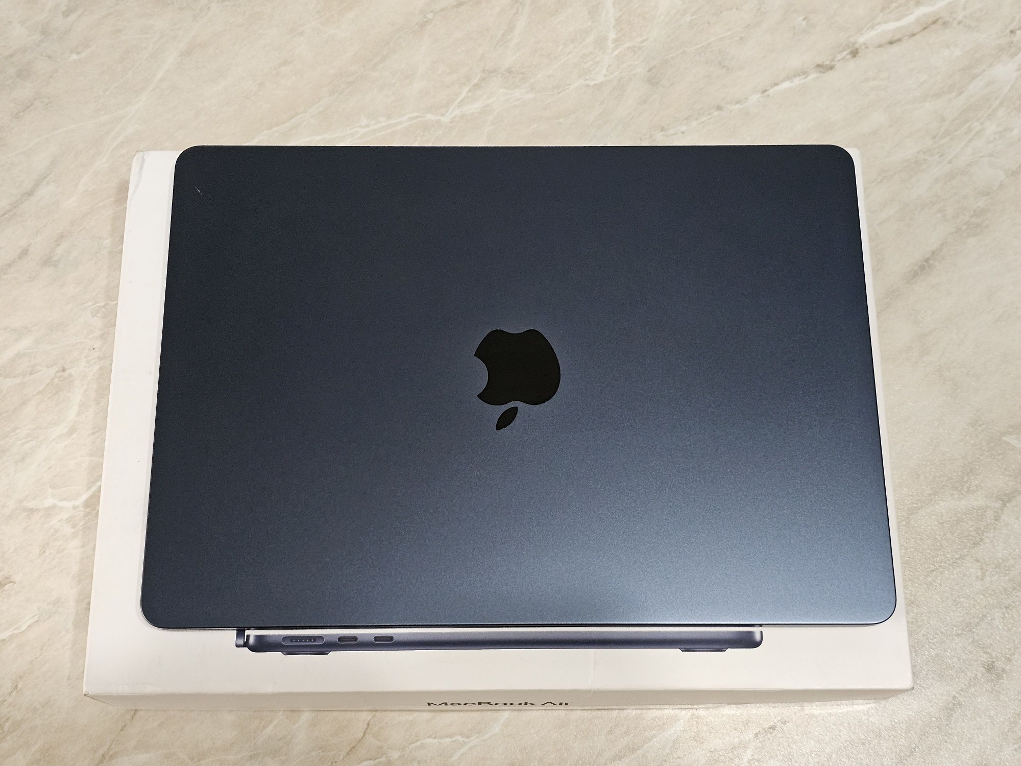 MacBook Air M3 8/256 7 циклов