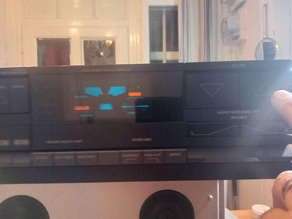 Amplificator 2x70W Grundig model V8300 s