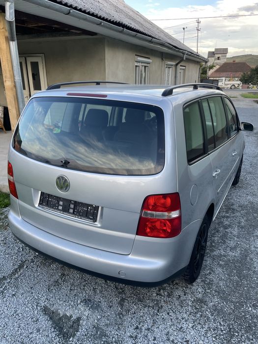 Vw Touran 7 locuri