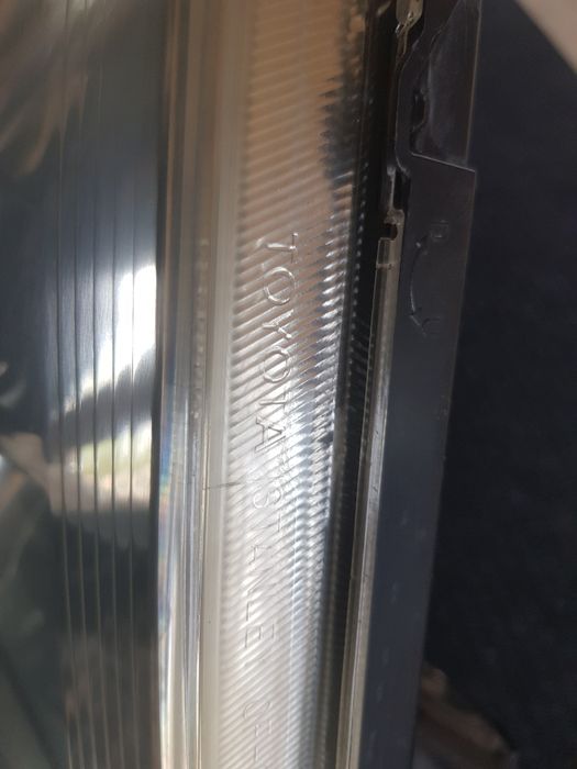 Оригинален десен фар Toyota Corolla Verso Тойота Корола Версо