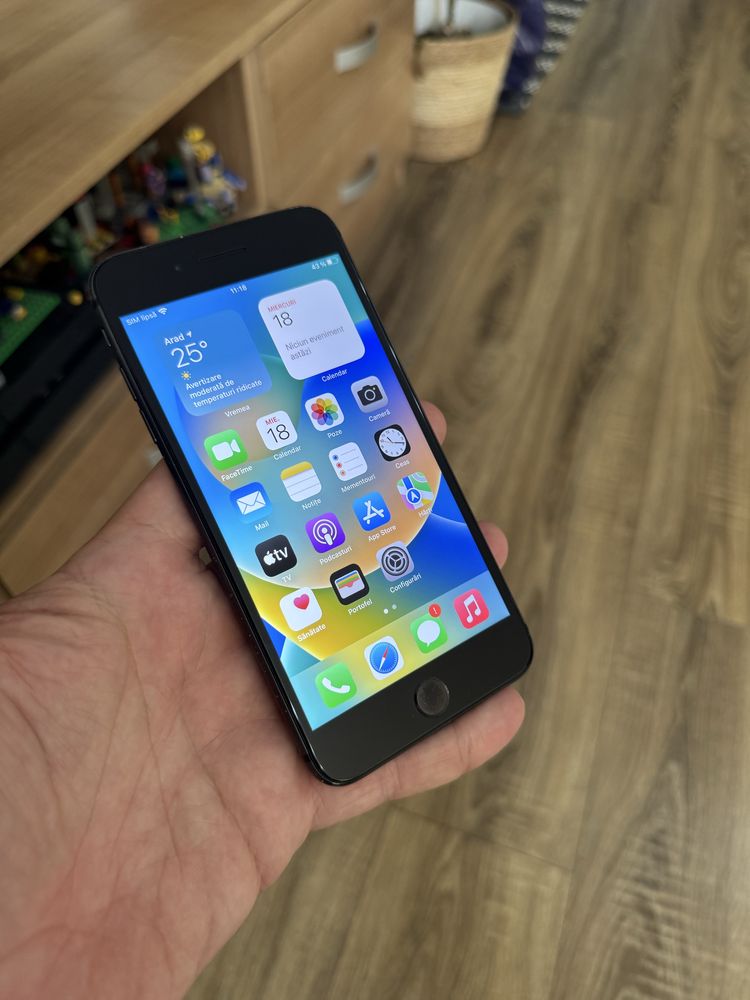 iPhone 8 Plus, negru, memorie 64Gb, baterie 100%, husa, frumos
