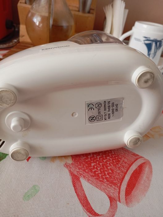 Vând choper marca Kenwood ,nou nefolosit,adus recent din UK.