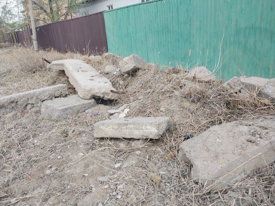 Бетонные обломки