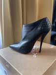 Botine Louboutine, nr 39, model Huguette, 1500 lei
