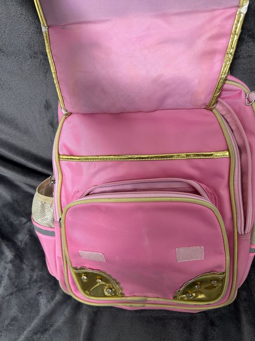 Ghiozdan, rucsac pentru fetiță. Scoala
Clasa 0-4.