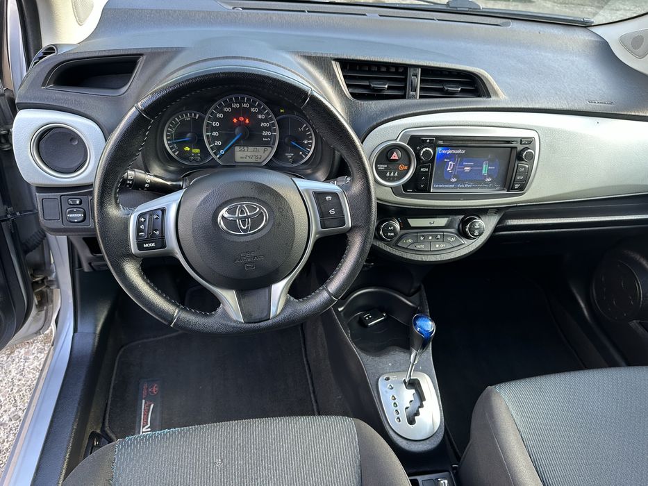 Toyota Yaris 1,5 Hybrid ,an 2013,Automata