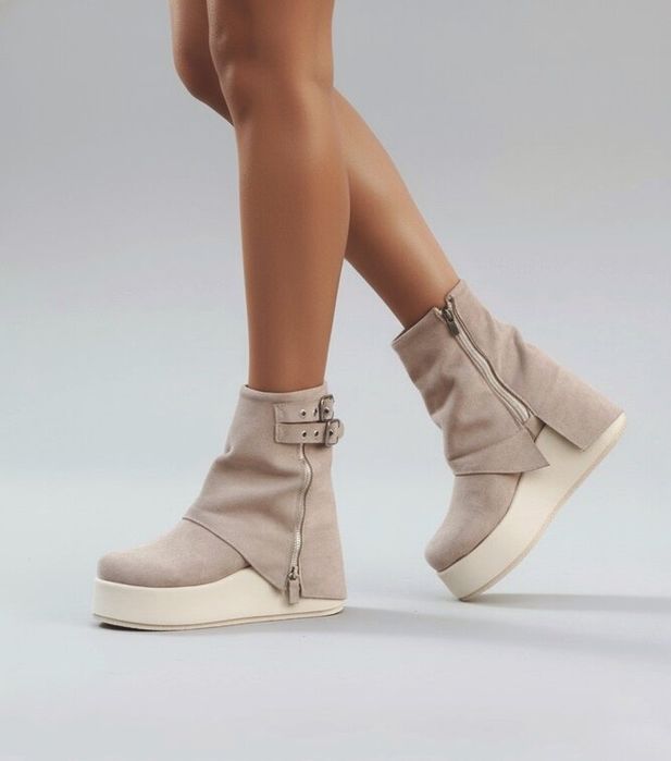 Боти на платформа - бежов велур (36-40)