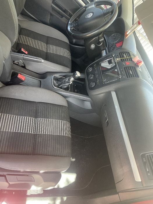 Vând golf 5 1.4 TSI an 2009