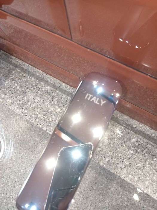 Продам смеситель Italy латунь