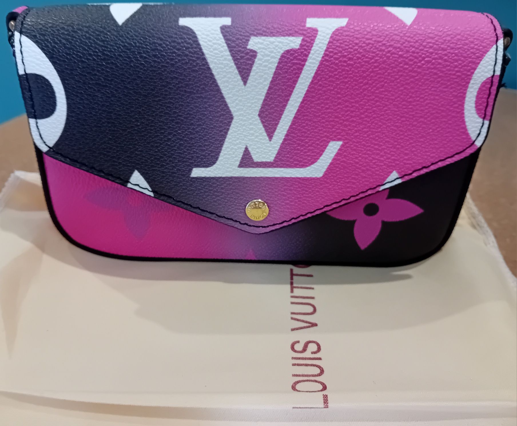 Мини дамска чанта Louis Vuitton