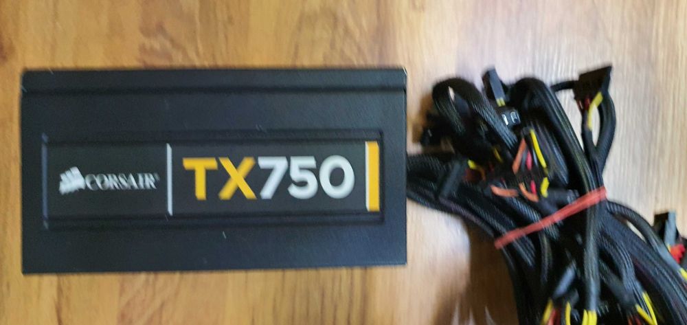 Sursa Corsair TX 750