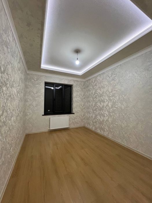 Uy sotiladi 2 sotix eski shoro bozor