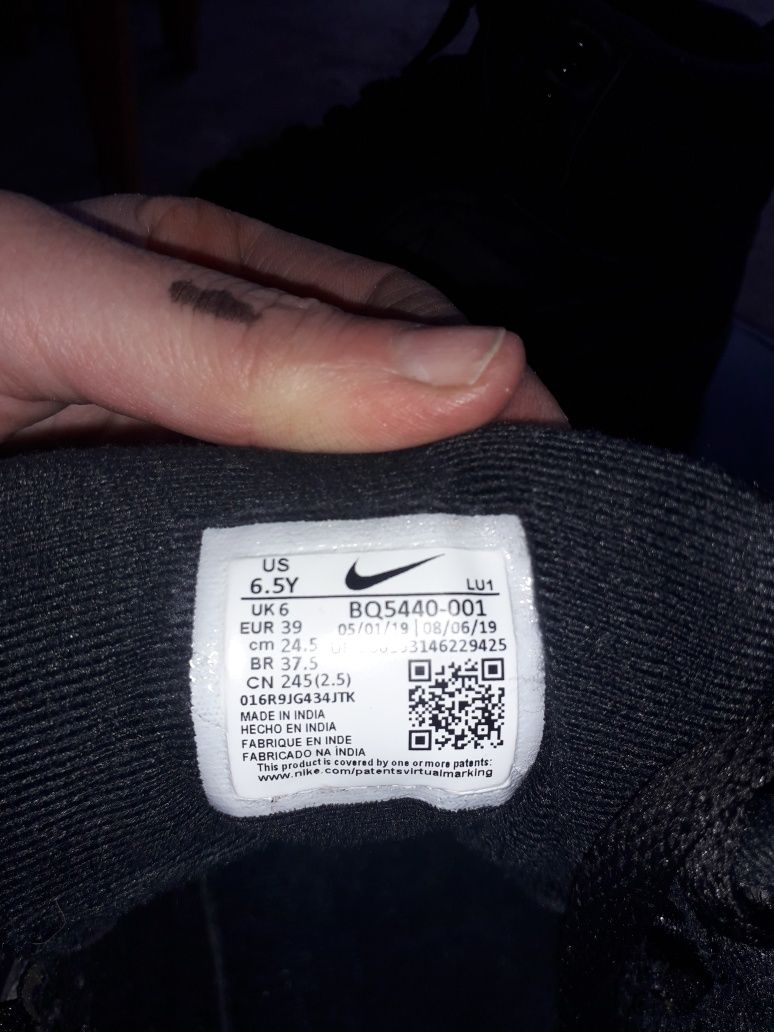 Adidasi Nike marimea 39 impecabili fara urma uzura originali