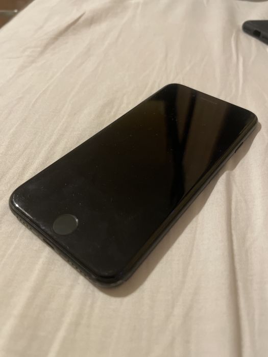 Iphone 7 32 gb черен цвят