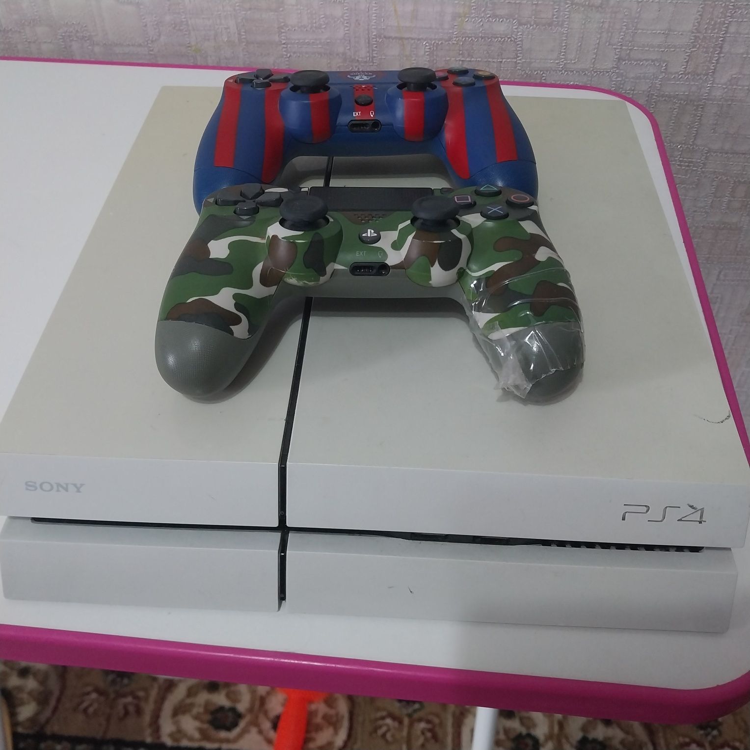 Продам Плейстейшен 4