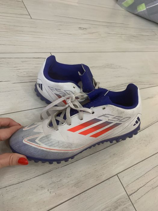 Отдам бутсы детские для занятий футболом (сороконожки)