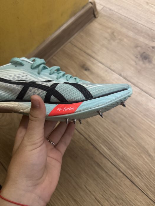 Asics / шпайкове за лека атлетика