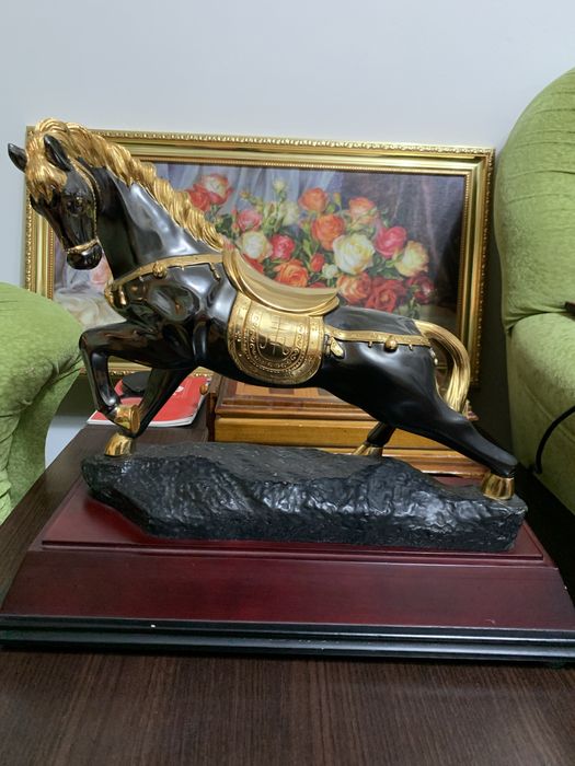 Статуэтка подарочная