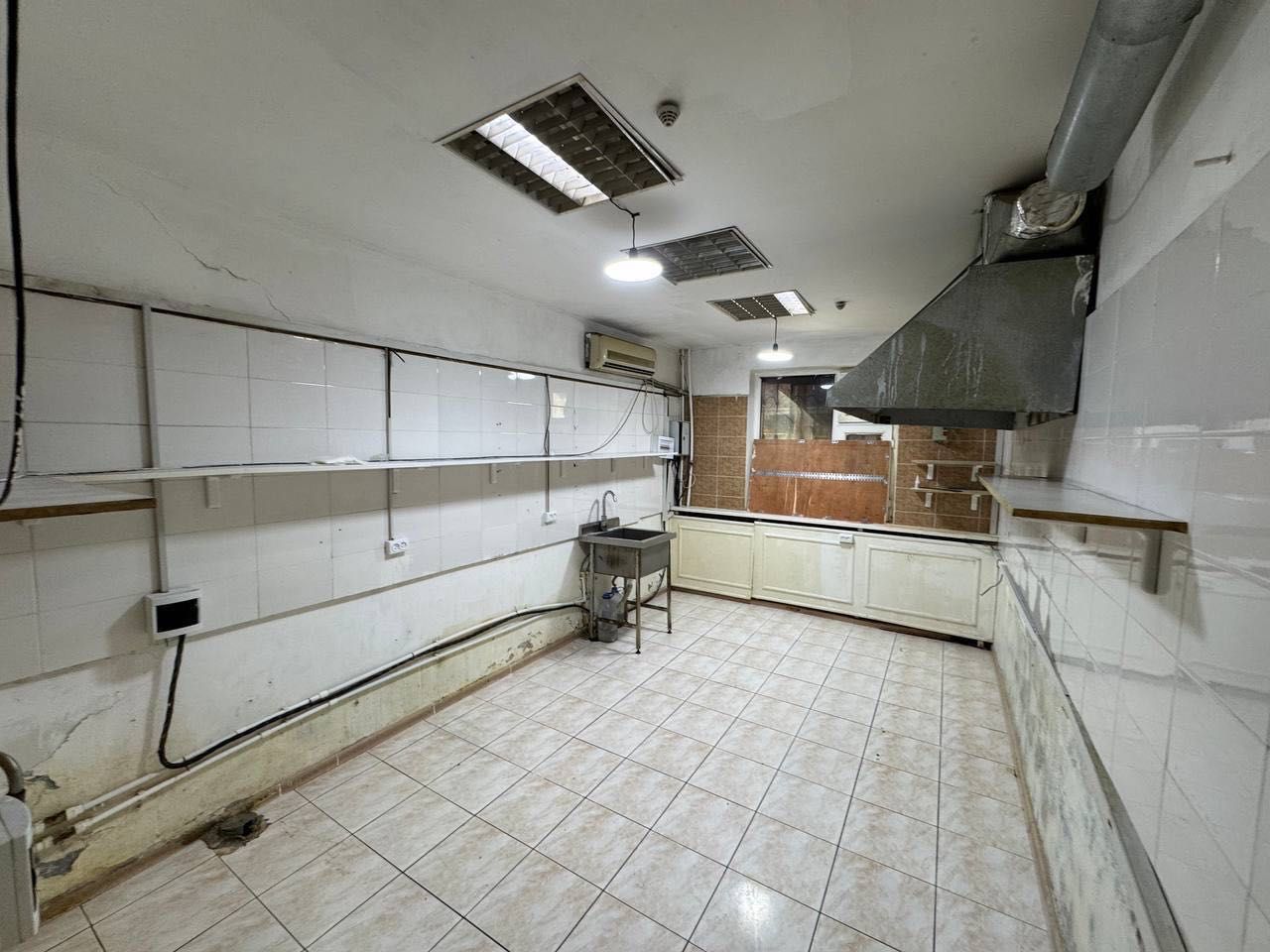 Аренда коммерческой недвижимости Айбек, Angels Food, 230м2