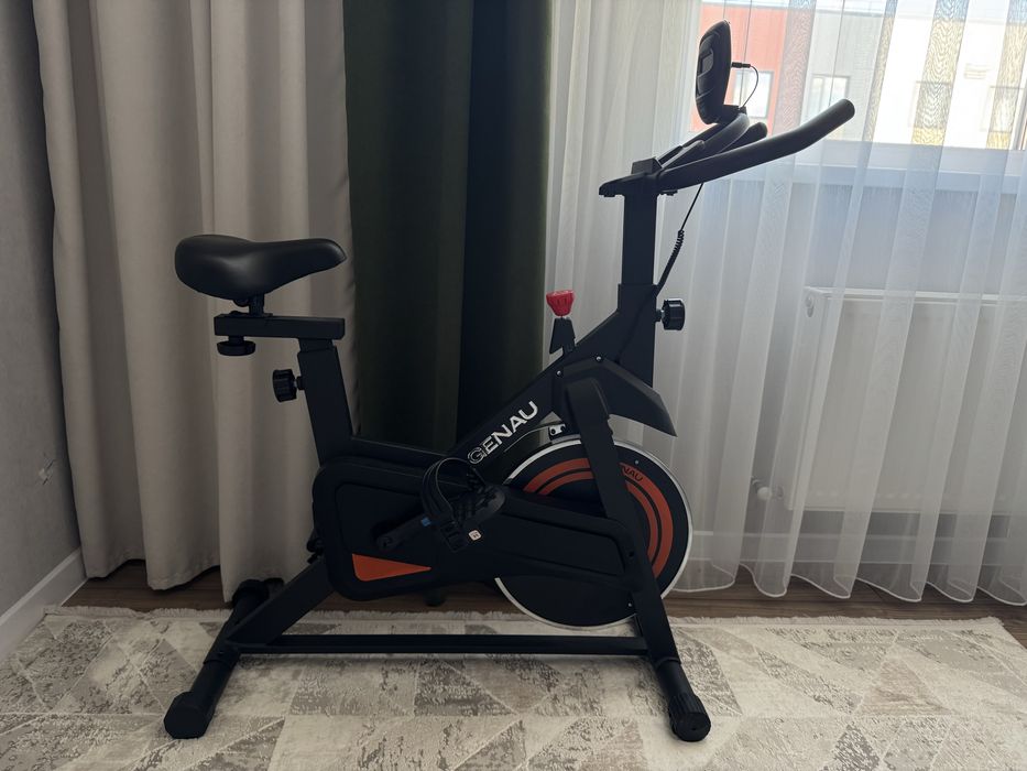 Велотренажер,в отличном состоянии, т.к не использовался