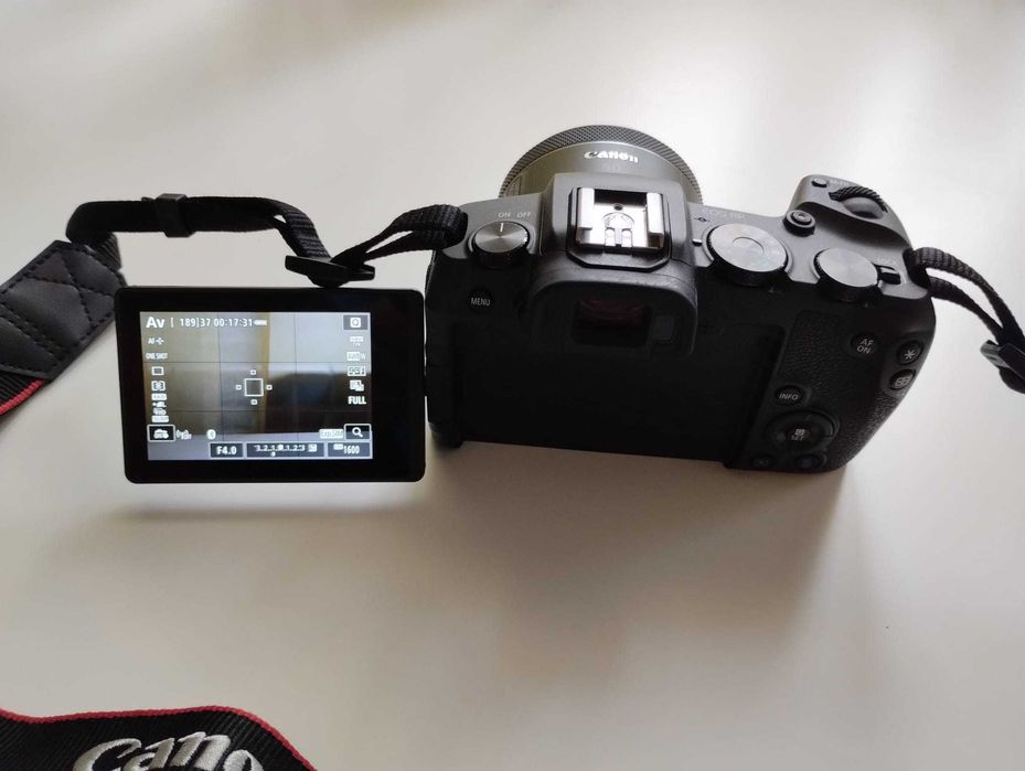 Camera foto Canon EOS RP (body), stare excelenta, cu accesorii