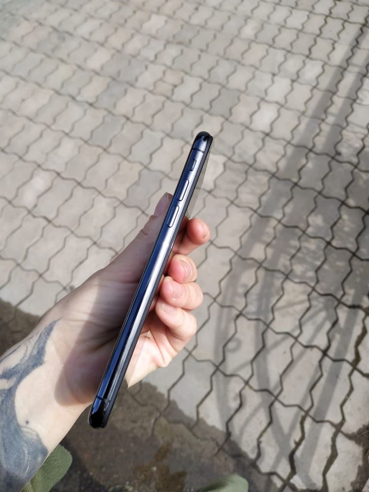 Iphone X в хорошем состояние
