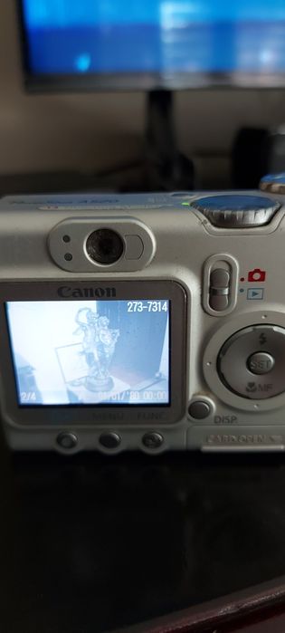 Aparat foto video CANON,compact A520 IS.