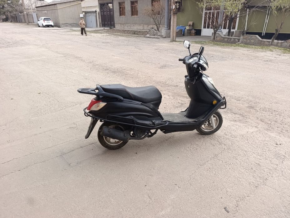 Продам скутер 150кубов в среднем состоянии, мотор после кап ремонта