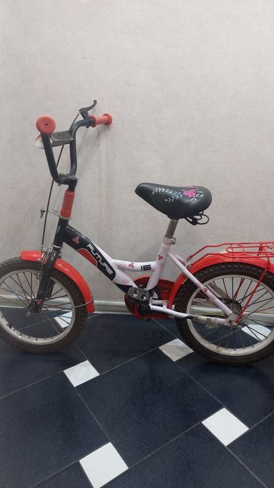 Продам детский велосипед. Состояние отличное. На возраст 5-8лет